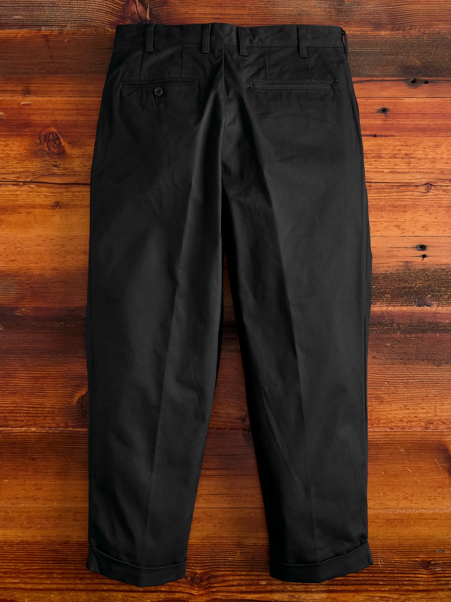 2-Pleat Twill Trousers in Black