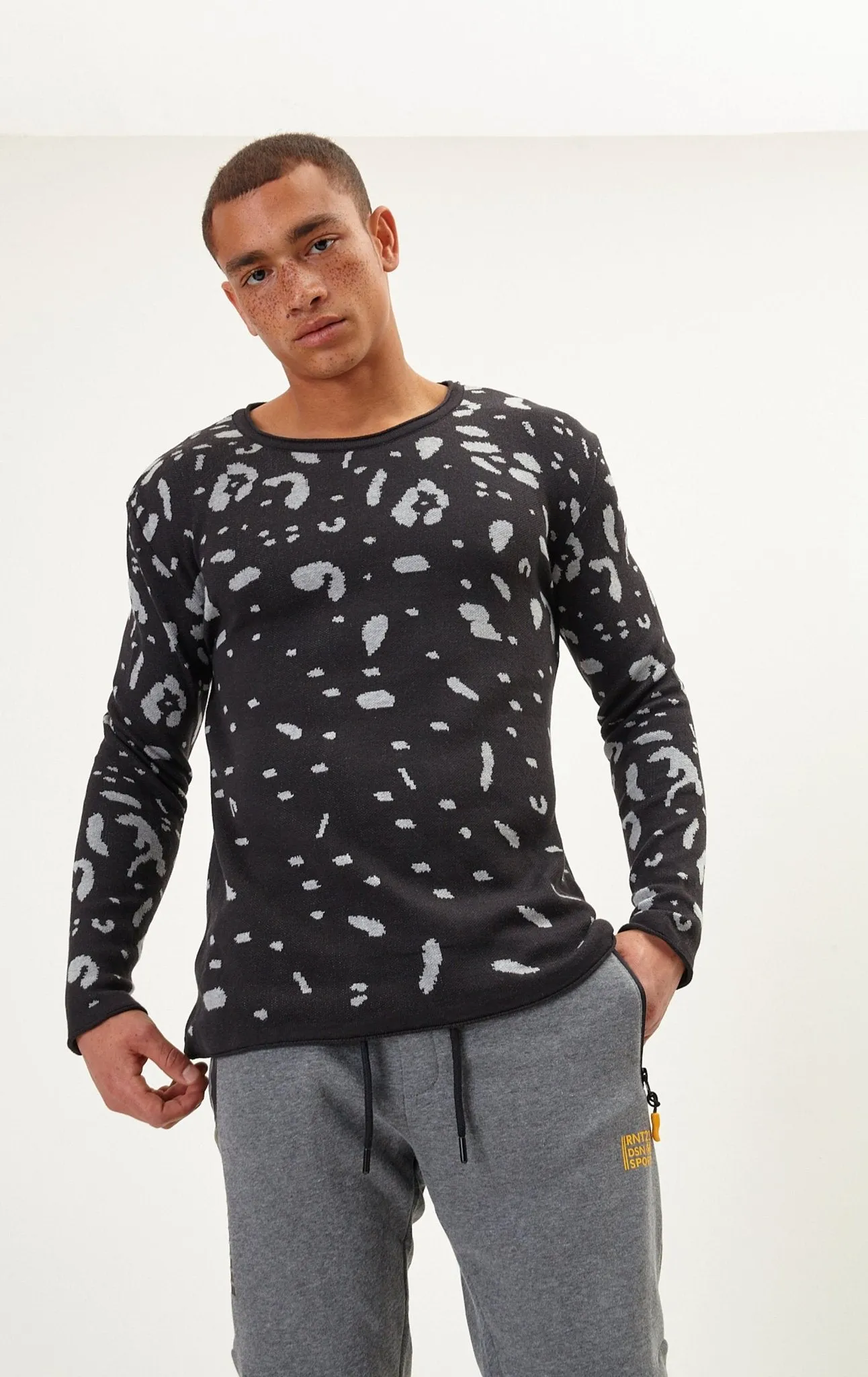 Cryptic Sweater - Black Grey