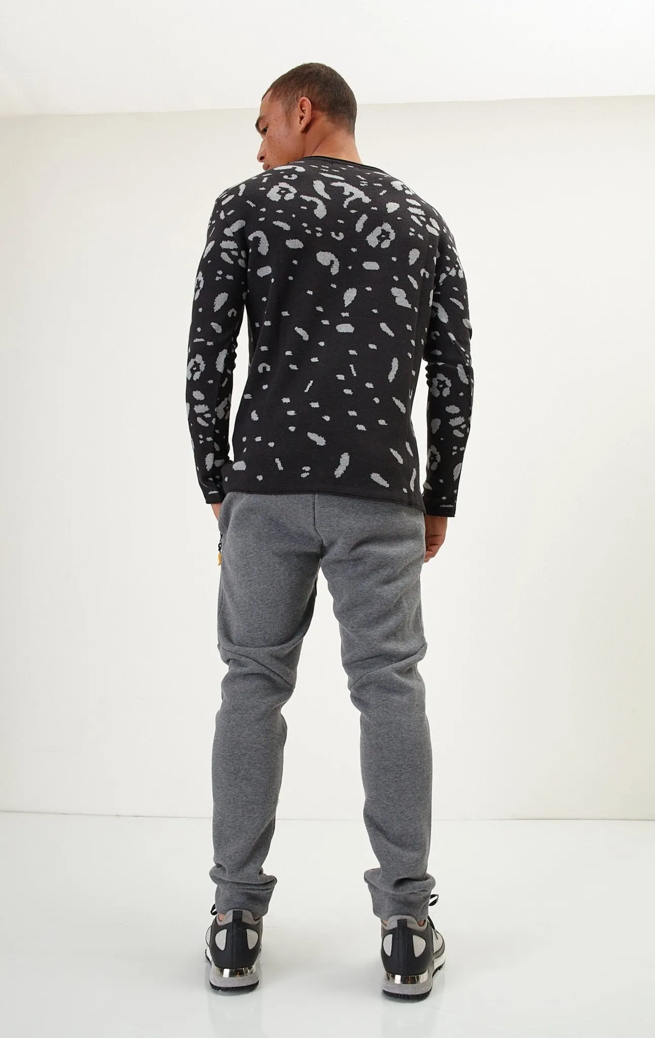 Cryptic Sweater - Black Grey