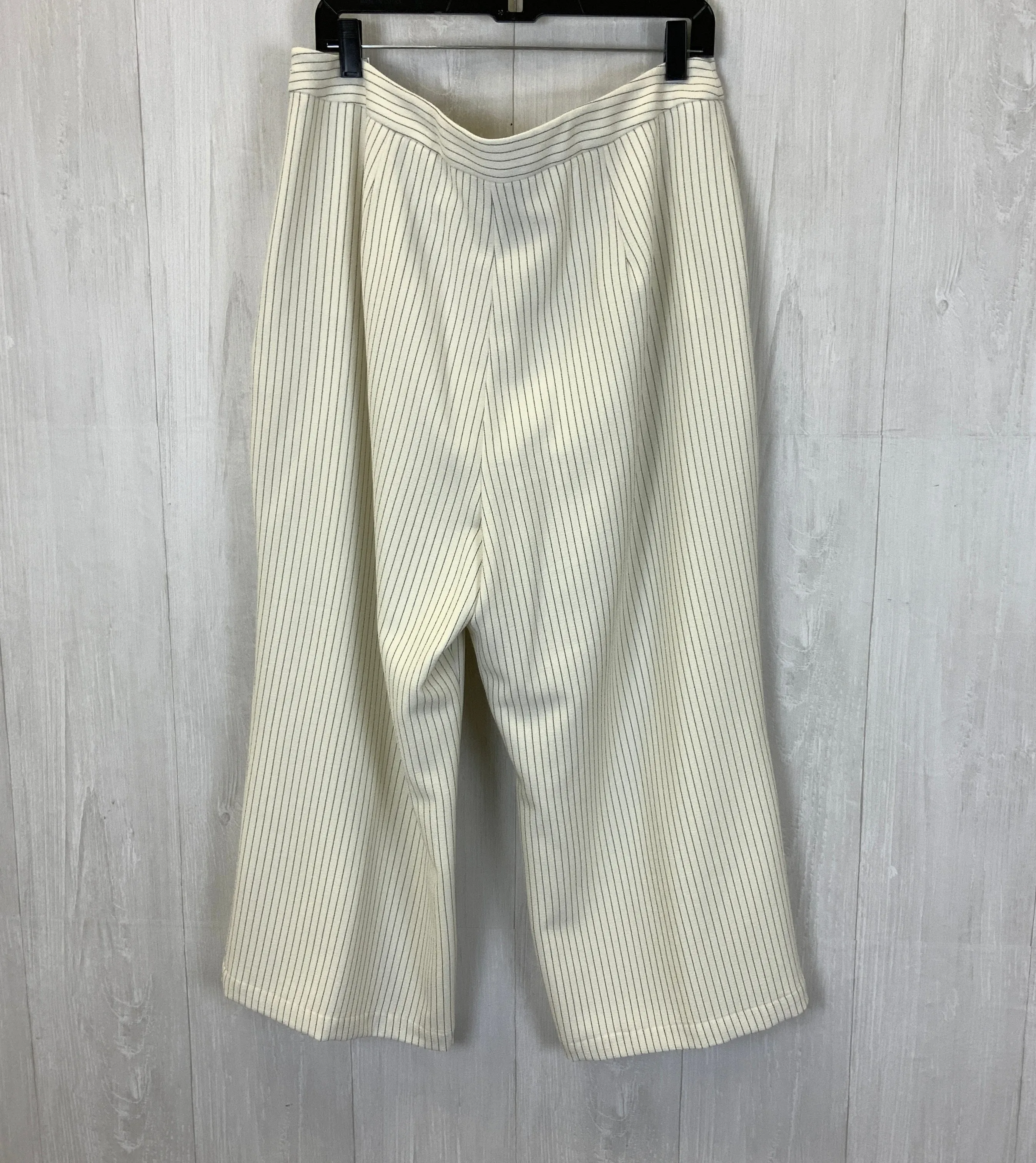 Pants Cropped By Alex Marie In White, Size: 18